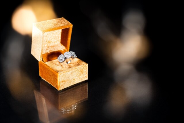 anello Trilogy con scatola